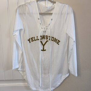 BNWT- YELLOWSTONE LIGHTWEIGHT LONG SLEEVE WITH KEYHOLE FRONT TIE 🤠
